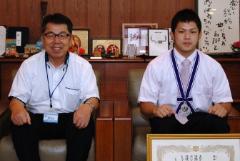 写真：遠藤副市長と高市賢悟さん