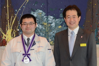 写真：廣瀬悠さんと野志市長