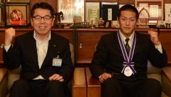 遠藤副市長と立川さんの写真