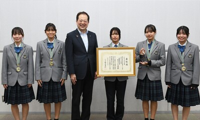 新田高等学校　女子フェンシング部