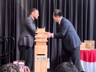 俳都松山俳句ポスト(サクラメント市)